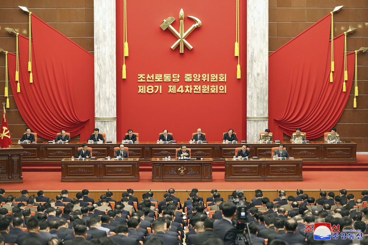 Kim Dzong Un dalej chudnie! Nie poznasz go na tym zdjęciu