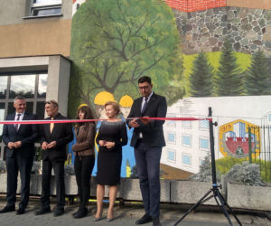 Jubileuszowy mural dla budowlanki został odsłonięty. Szkoła kończy 100 lat