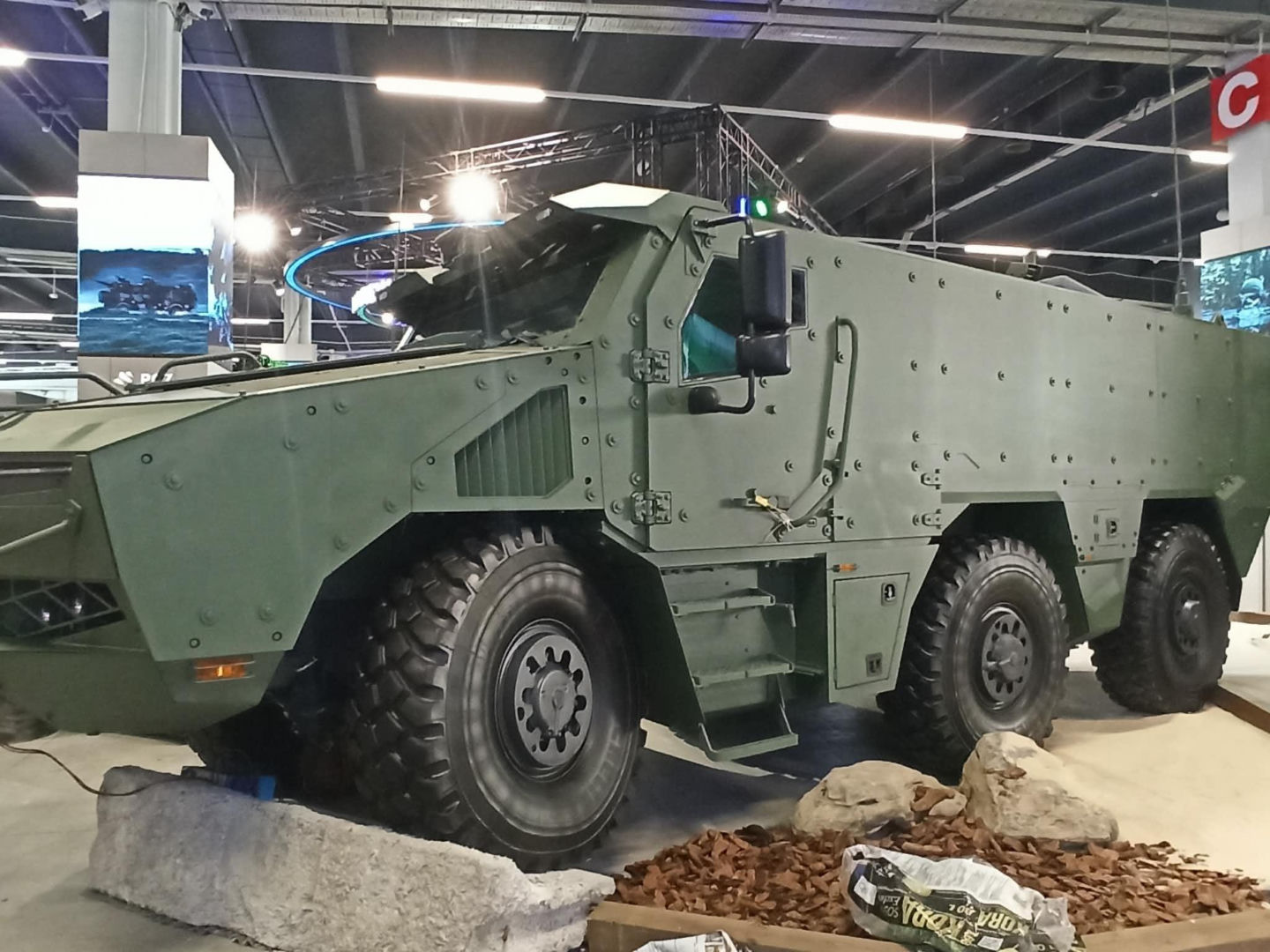 Huta Stalowa Wola rozszerza produkcję. Heron 6x6 wchodzi do gry