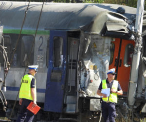 Wstrząsające zdjęcia z katastrofy kolejowej na Mazowszu