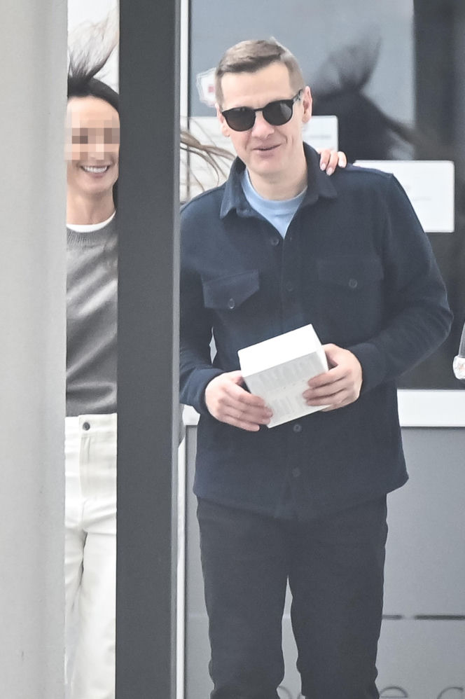 Marcin Mroczek z dziewczyną w cukierni