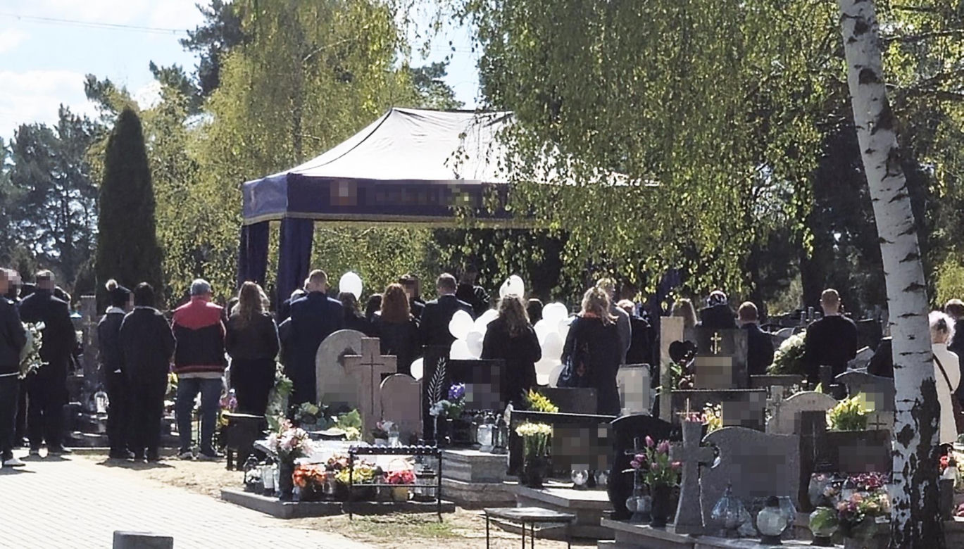 Pogrzeb 4-letniego Szymka. Chłopczyk wypadł z balkonu w Bydgoszczy