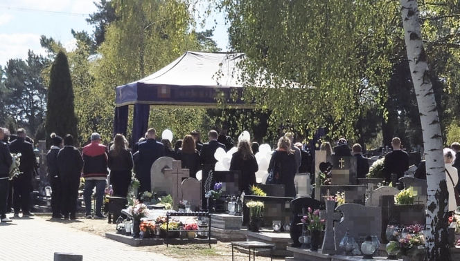 Pogrzeb 4-letniego Szymka. Chłopczyk wypadł z balkonu w Bydgoszczy