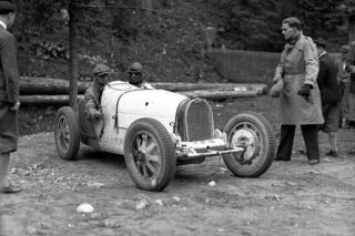 To najwyżej położona droga w Polsce, ale nie każdy tam wjedzie. Trasa słynie z prestiżowego wyścigu