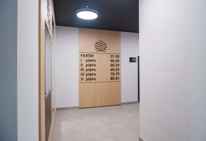 Uwagę zwracają dziś takie adresy jak ul. Dębowa 1 w Łodzi. To tam powstały Apartamenty Dębowa - inwestycja zlokalizowana w centrum Łodzi, w sąsiedztwie alei stuletnich dębów