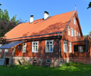 Drewniany dom w Jazowej na Żuławach - zabytek z 1887 r. odzyskał blask po pożarze