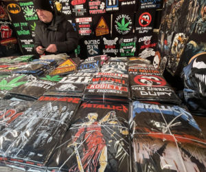 Pokémony, różowe gofry i zaskakujące różnice w cenach. Porównaliśmy łódzkie jarmarki