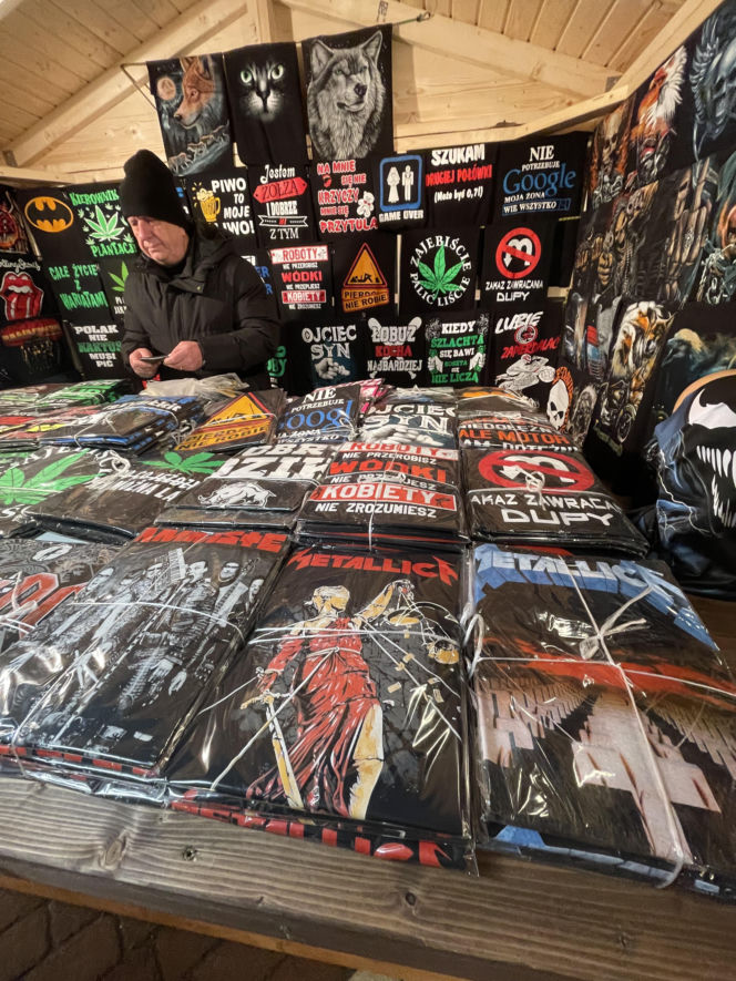 Pokémony, różowe gofry i zaskakujące różnice w cenach. Porównaliśmy łódzkie jarmarki