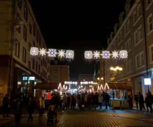 W centrum Wrocławia rozbłysły już świąteczne ozdoby