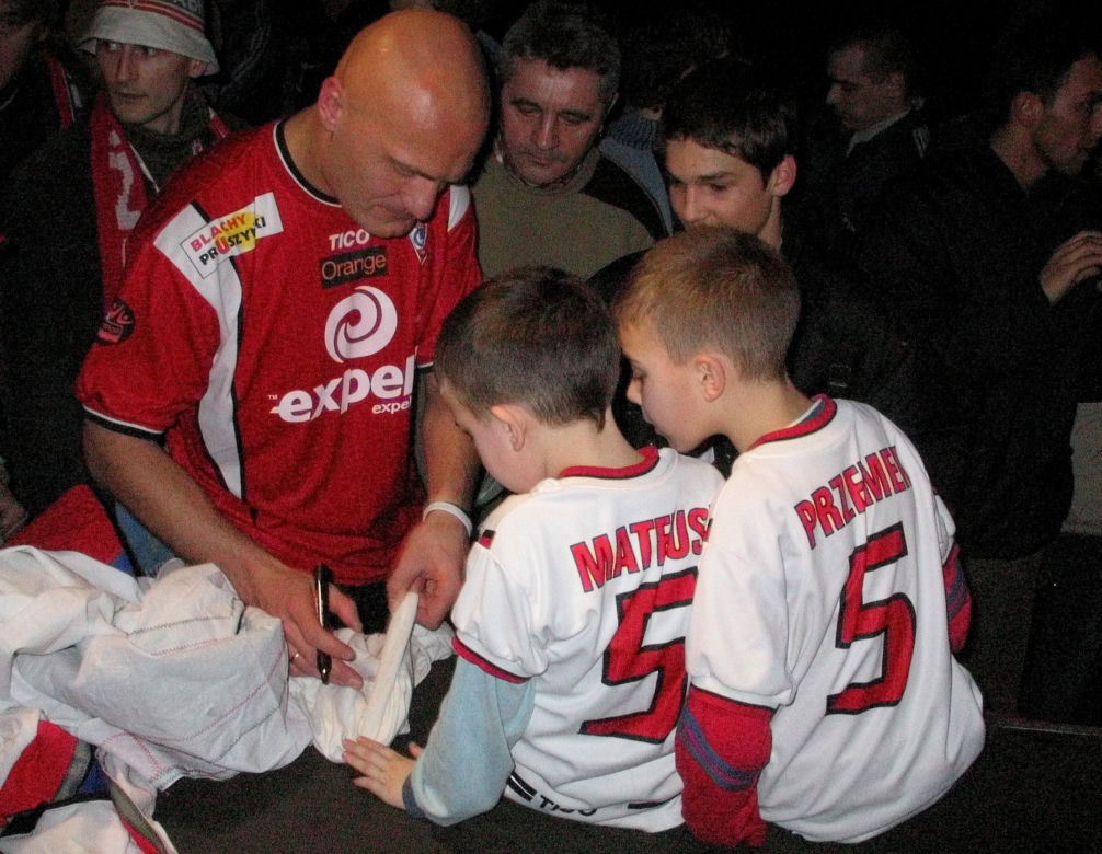 Prezentacja składu drużyny Górnika Zabrze. Tak było w Multikinie w Zabrzu w 2006 roku