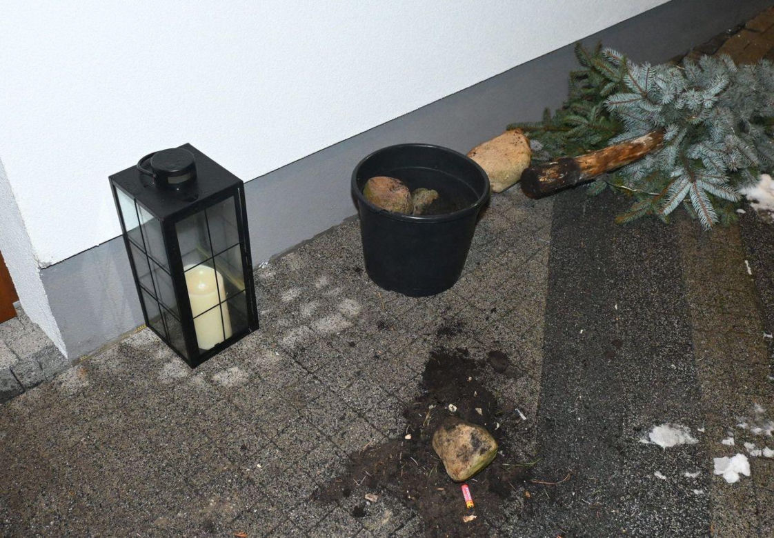 44-latek wpadł w szał! Łopatą do śniegu niszczył wszystko na swojej drodze