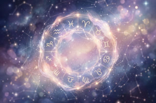 W niedzielę rosnący Księżyc w Koziorożcu przyniesie silne napięcie. Te znaki zodiaku muszą uważać na lęk przed porażką