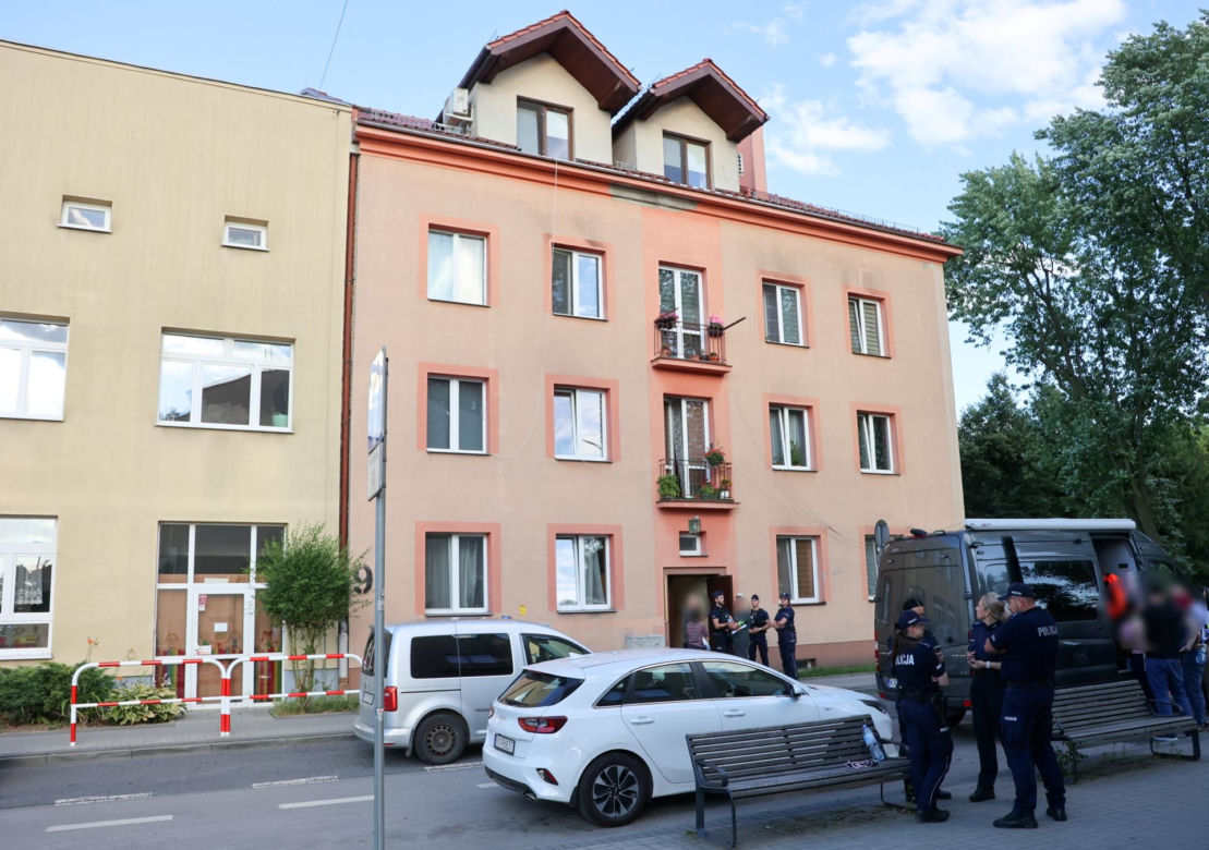 Cztery ciała w mieszkaniu! Wśród zmarłych zaledwie 8-dniowe dziecko