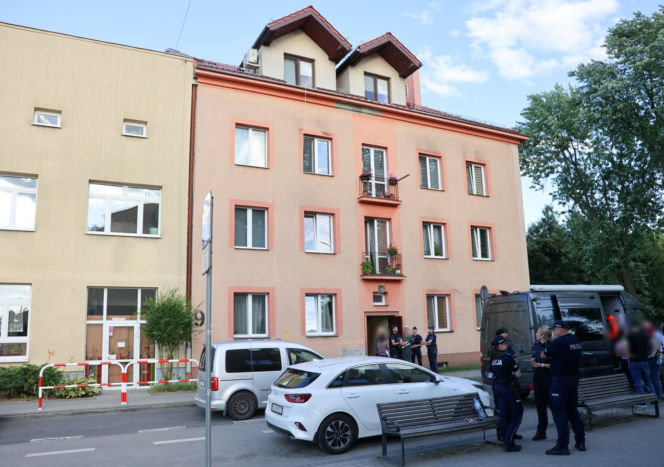 Cztery ciała w mieszkaniu! Wśród zmarłych zaledwie 8-dniowe dziecko