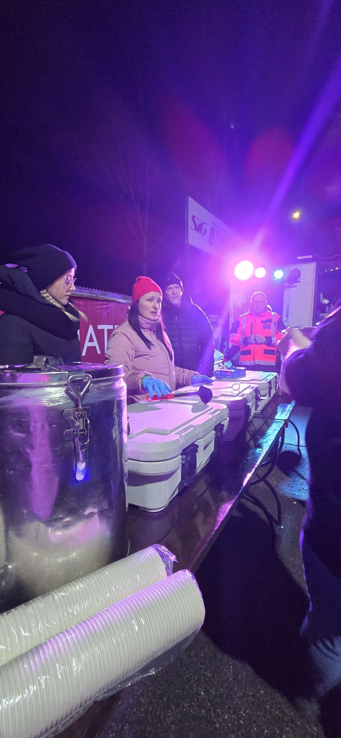 Wigilia w Coffee House Waryńskiego 19. Święty Mikołaj przyszedł do potrzebujących wsparcia