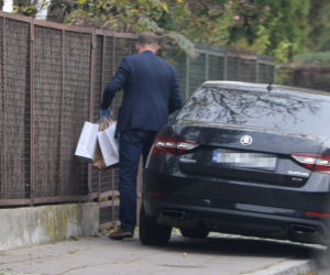 Tak mieszka Jarosław Kaczyński. Teraz to centrum dowodzenia Polską