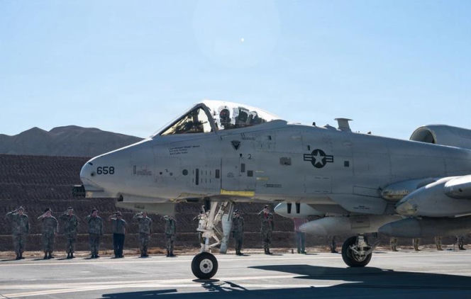 Koniec epoki "Guźca" w Arizonie. Siły Powietrzne USA pożegnały A-10 w bazie Davis-Monthan
