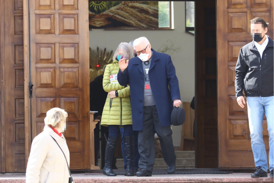 Lech Wałęsa w kościele