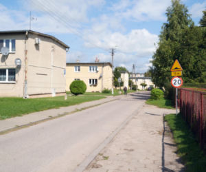 Strzały o świcie na spokojnej wsi! 28-latek walczy o życie, sprawca miał arsenał broni
