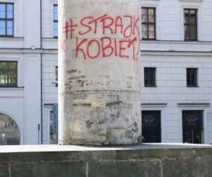 Tajemnicze znaki X na pomniku 15. Pułku Ułanów Poznańskich! Kto je namalował? [ZDJĘCIA] 