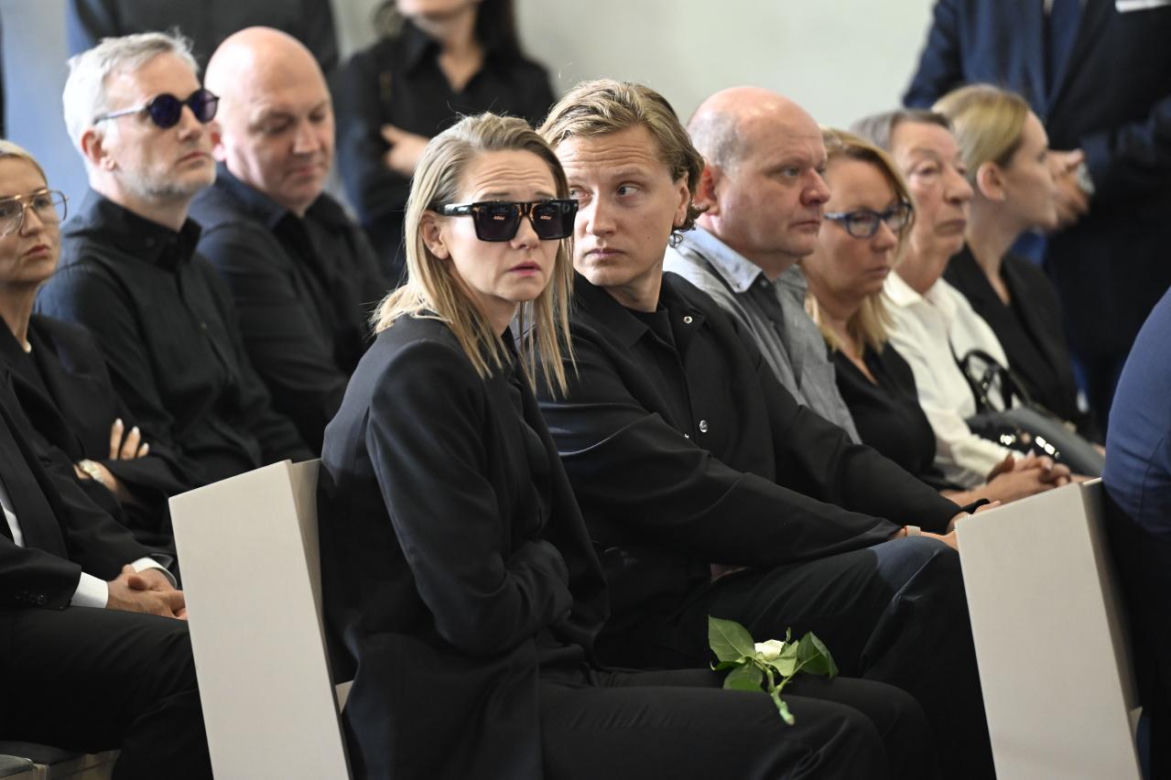 Politycy i dziennikarze na pogrzebie Andrzeja Morozowskiego