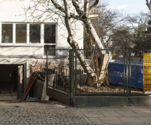 Wiercą Kaczyńskiemu za ścianą