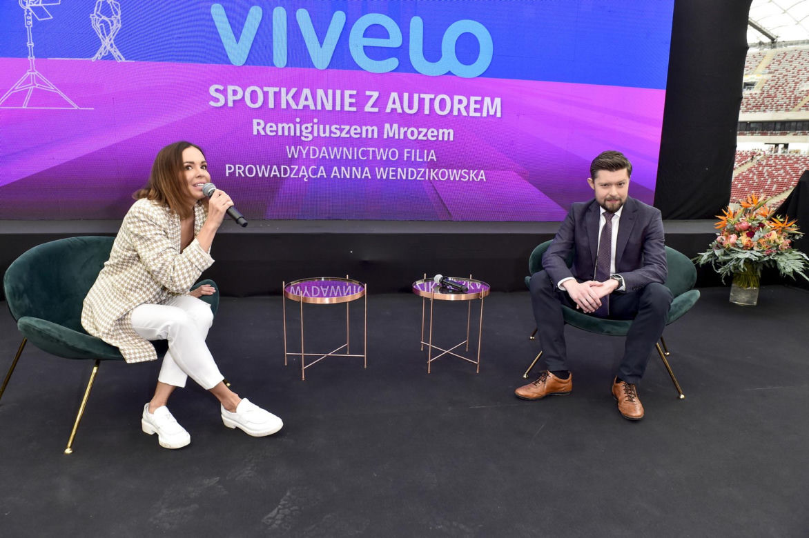 Remigiusz Mróz  zarobił miliony
