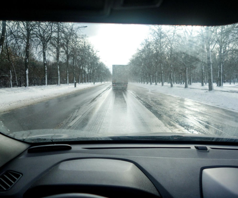 Alert IMGW I stopnia w Łódzkiem. Ostrzeżenie przed oblodzeniem. Będzie ślisko!