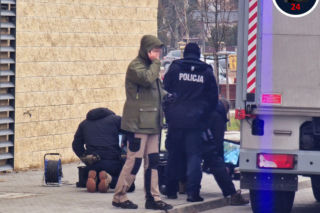 Akcja służb w Michałowicach. Podejrzana paczka między komisariatem a urzędem gminy