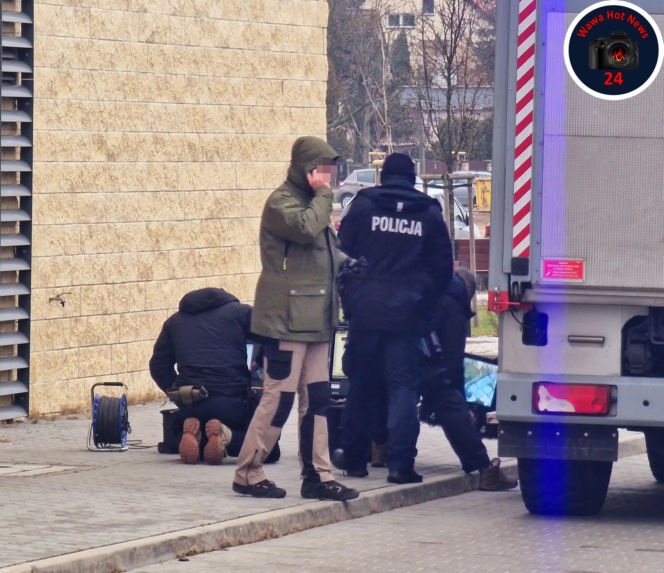 Akcja służb w Michałowicach. Podejrzana paczka między komisariatem a urzędem gminy