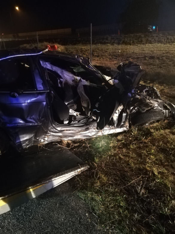Koszmarny wypadek na A2 pod Łodzią! 18-latka i 20-latek z BMW nie żyją [ZDJĘCIA].