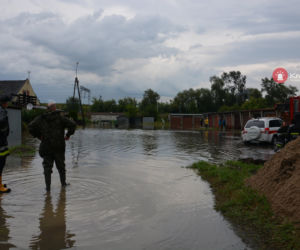 Kraków: rzeka Drwinka wystąpiła z koryta