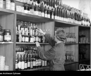 Sklep wielobranżowy Powszechny Dom Towarowy