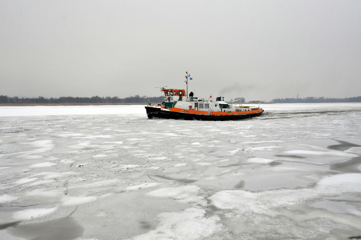 Szczecin: Lodołamacze na Odrze i jez. Dąbie