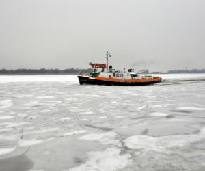 Szczecin: Lodołamacze na Odrze i jez. Dąbie