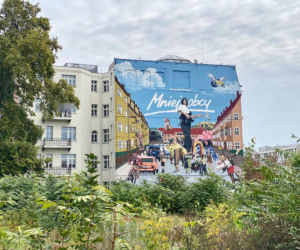Wyjątkowy mural powstał we Wrocławiu! Wizualny hołd dla Jana Borysewicza z okazji sukcesu Mniej obcego