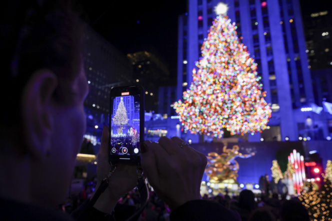 Legendarna choinka w Rockefeller Center już świeci
