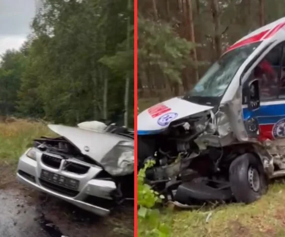 Czołowe zderzenie BMW i karetki pogotowia