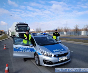 Konwój z pomocą humanitarną przejechał przez Wrocław 