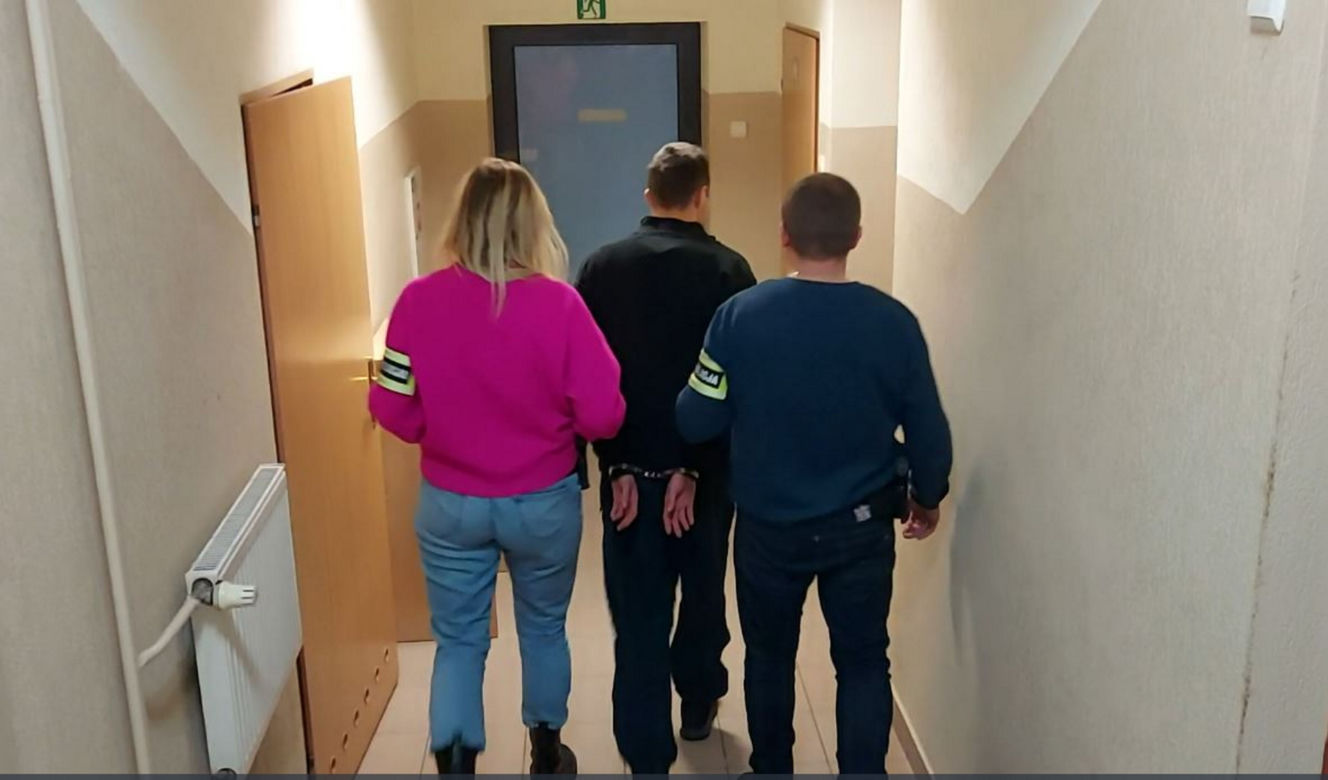 Usiłowanie zabójstwa pod Rawą Mazowiecką! 24-latek postrzelił sąsiada [ZDJĘCIA]