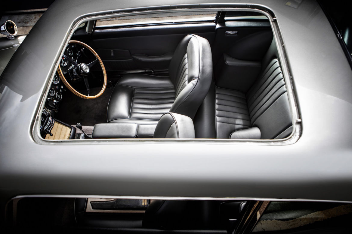 Oryginalny Aston Martin DB5 Jamesa Bonda
