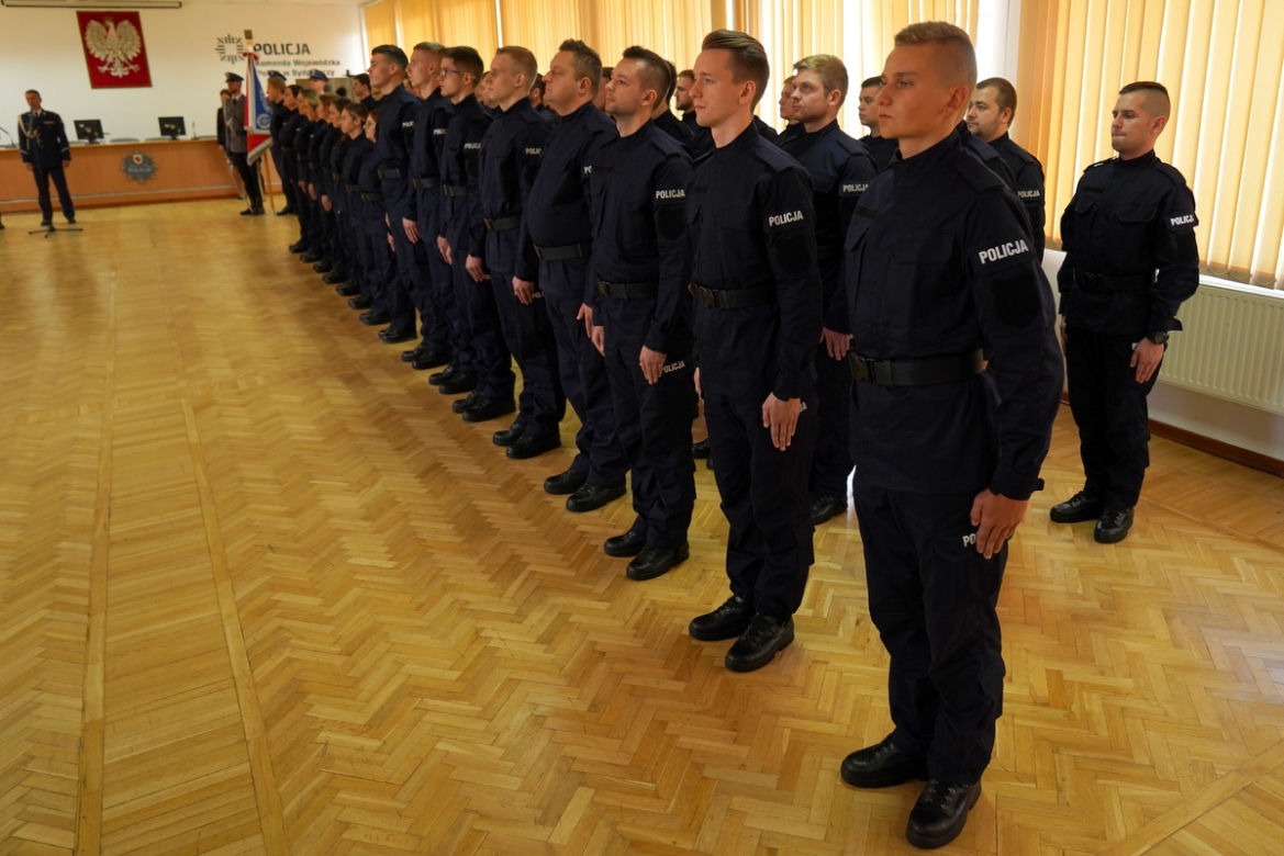 Nowi policjanci w Bydgoszczy i regionie! Ślubowanie złożyło 47 funkcjonariuszy [ZDJĘCIA]
