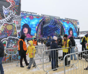 Zbierali do puszki na zdrowe brzuszki. Serduszkowe szaleństwo opanowało stolicę