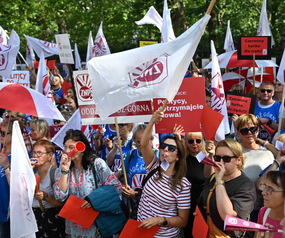 Protest nauczycieli. Chcą podwyżek. Ile dostają na rękę? 