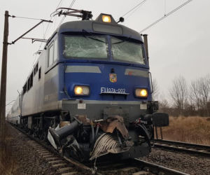 Kujawsko-pomorskie: Autobus szkolny zderzył się z pociągiem. NIE ŻYJE jedna osoba!
