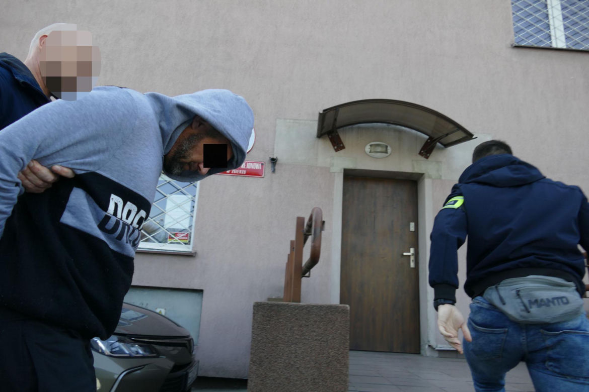 Zgierz. Brutalny atak na pacjentkę szpitala. Podejrzany to jej były partner [ZDJĘCIA]