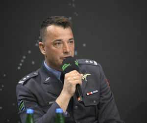 Warszawskie Targi Obronne. Scena Biała. Śmigłowiec przyszłości. Od pola walki po akcje ratownicze. Jak projektować i wybierać śmigłowce do najbardziej wymagających operacji?