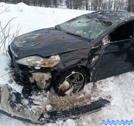 Holował auto...na dachu. Akcja pijanego kierowcy pod Lwówkiem Śląskim