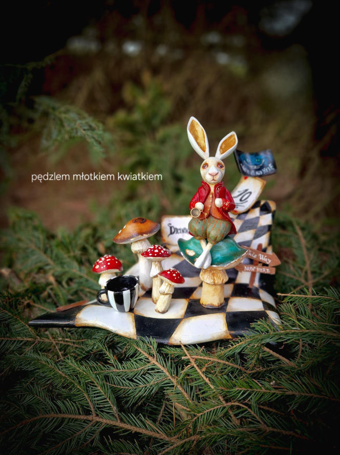 "Pędzlem, młotkiem, kwiatkiem" - bajkowe dzieła Kasi