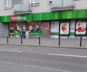 Niezabezpieczone pieczywo na chodnikach